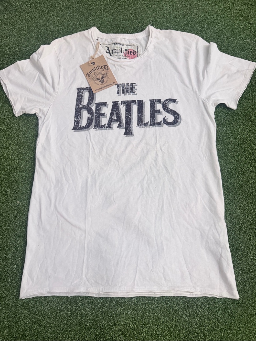 NWT Amplified Clothing The Beatles Distressed Logo Graphic Tee White XXL
